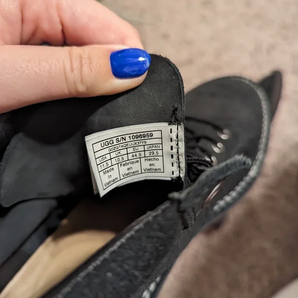 Uggs boots Camino Monkey Men's Suede Black size 11.5